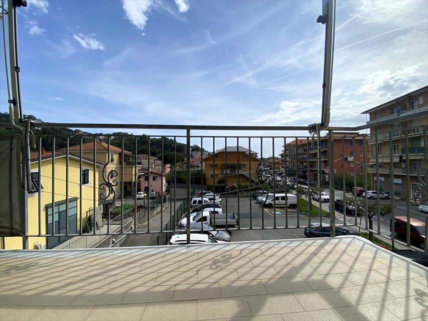Trilocale ristrutturato, Cogorno san salvatore di