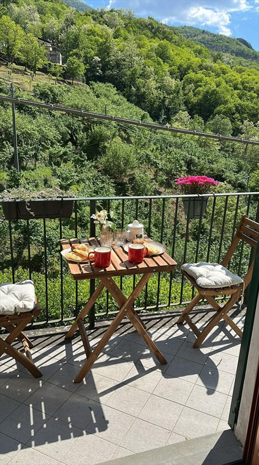 Bilocale con giardino, Mezzanego semovigo