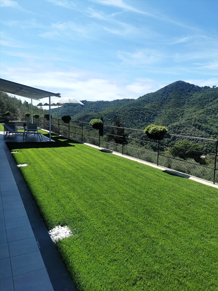 Trilocale con giardino, Leivi residenziale
