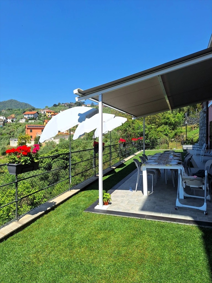 Trilocale con giardino, Leivi residenziale