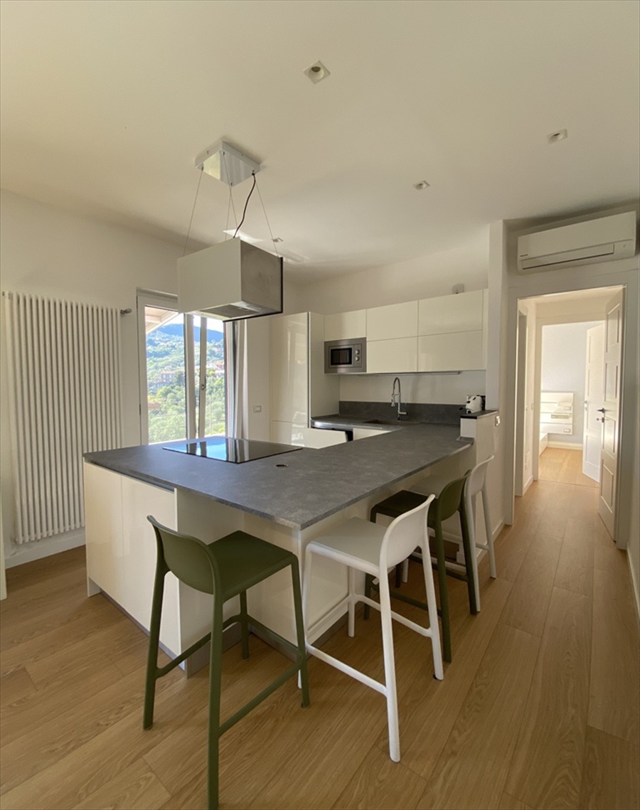 Trilocale con giardino, Leivi residenziale