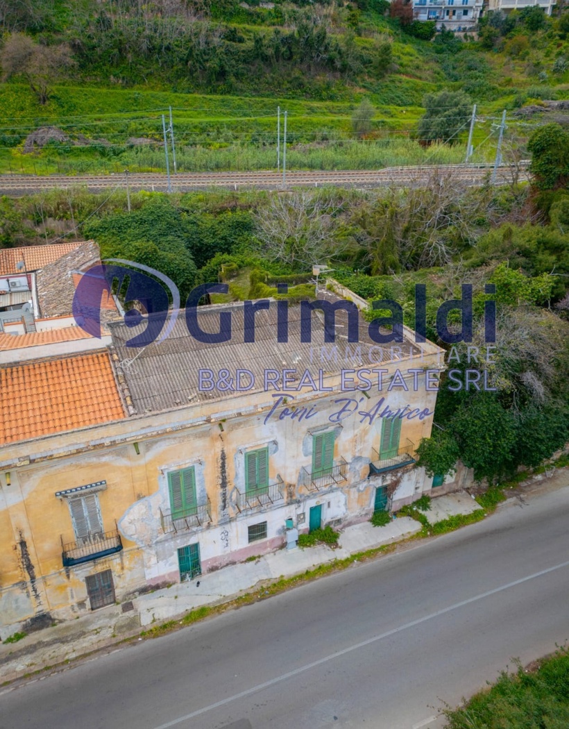 Villa con giardino a Casteldaccia