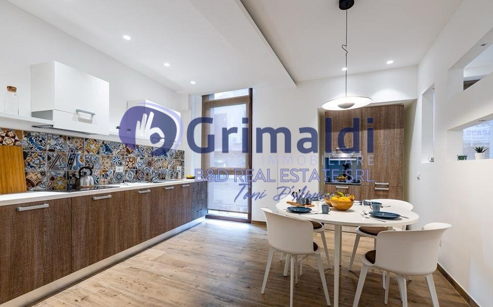 Trilocale con box a Palermo