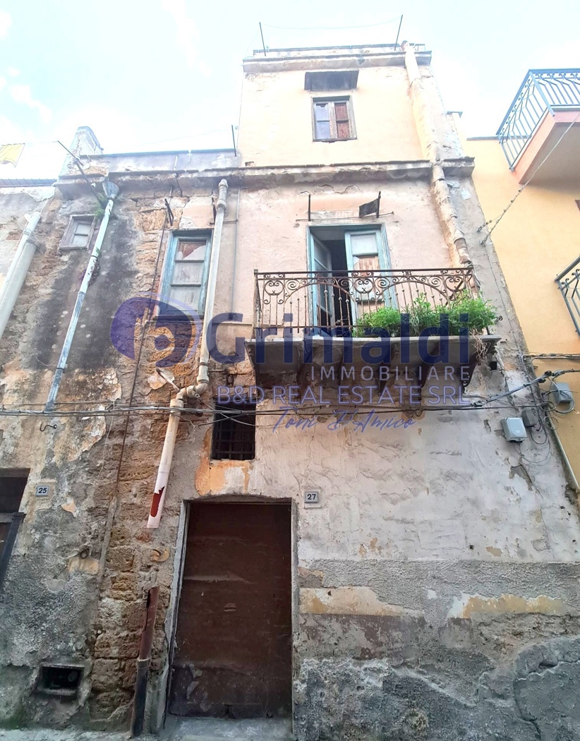 Casa indipendente da ristrutturare a Bagheria