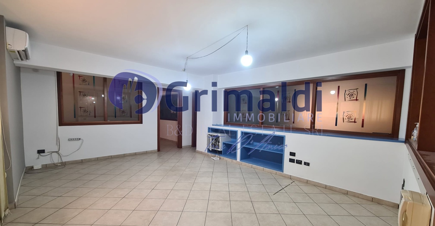 Ufficio ristrutturato a Casteldaccia