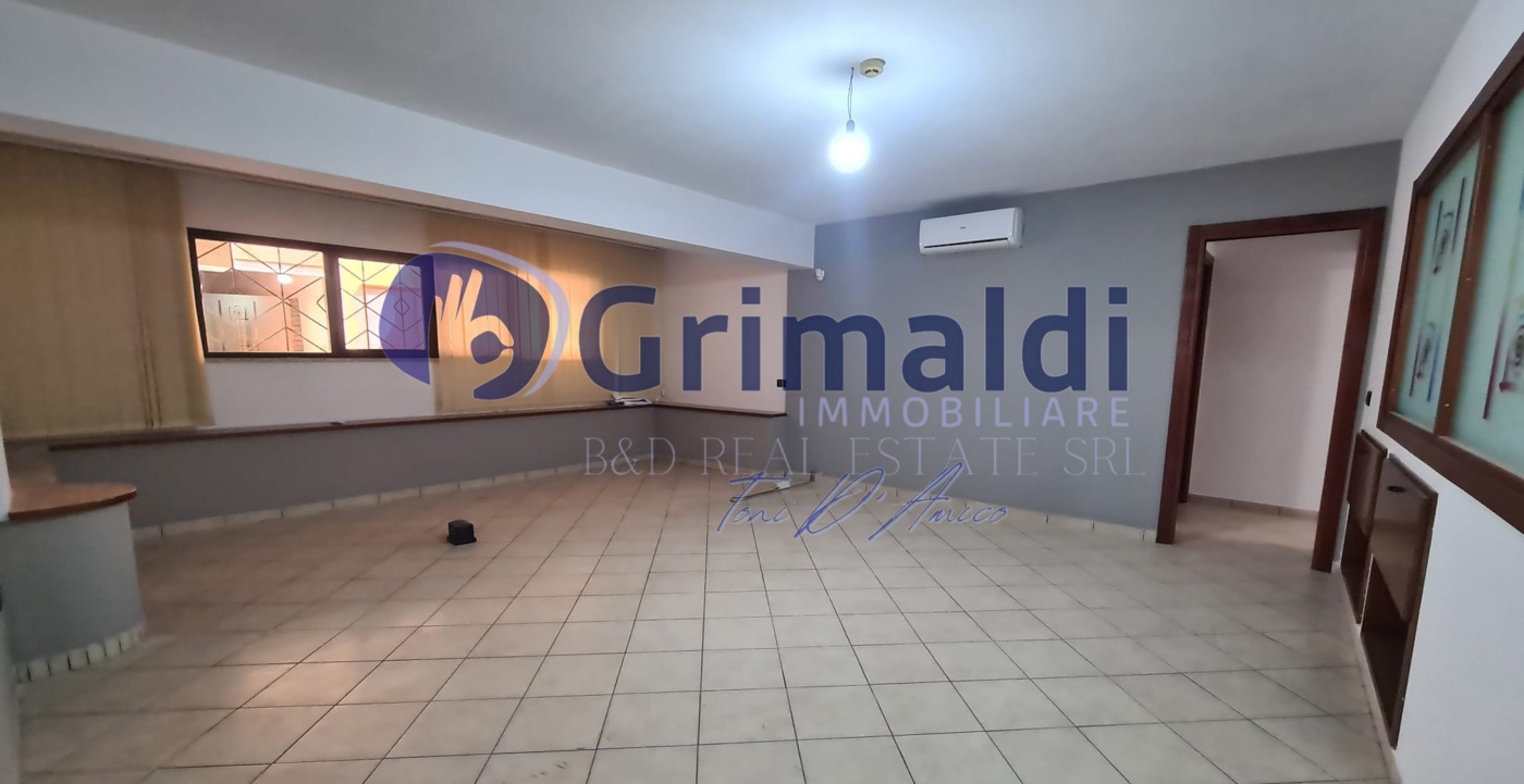 Ufficio ristrutturato a Casteldaccia