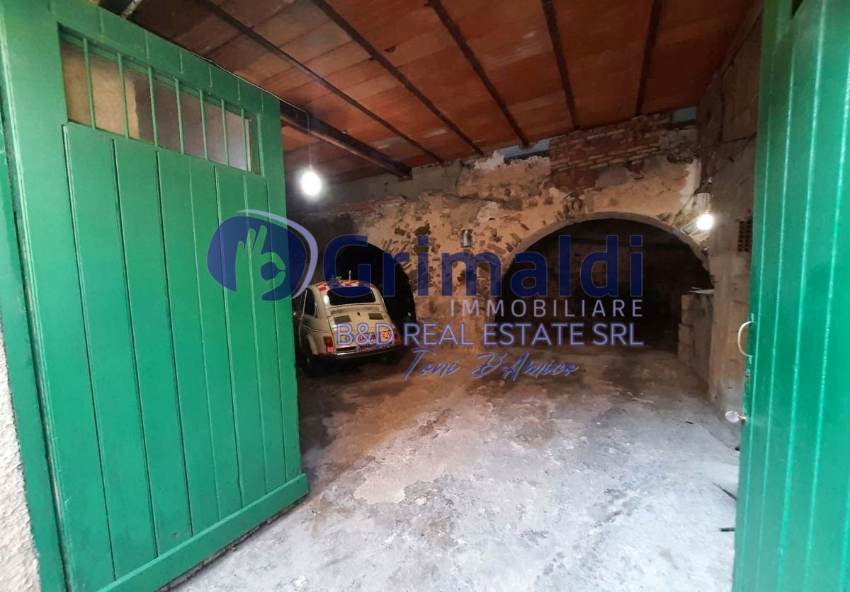 Casa indipendente da ristrutturare a Polizzi Generosa