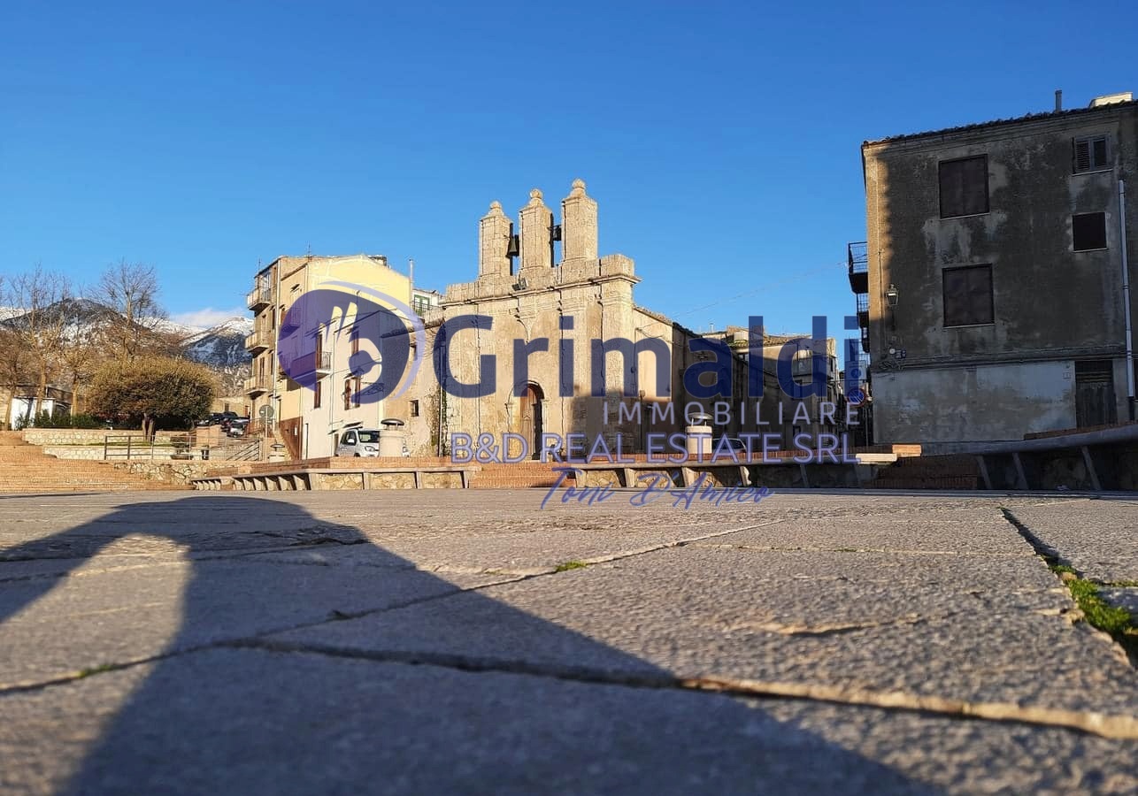 Casa indipendente da ristrutturare a Polizzi Generosa