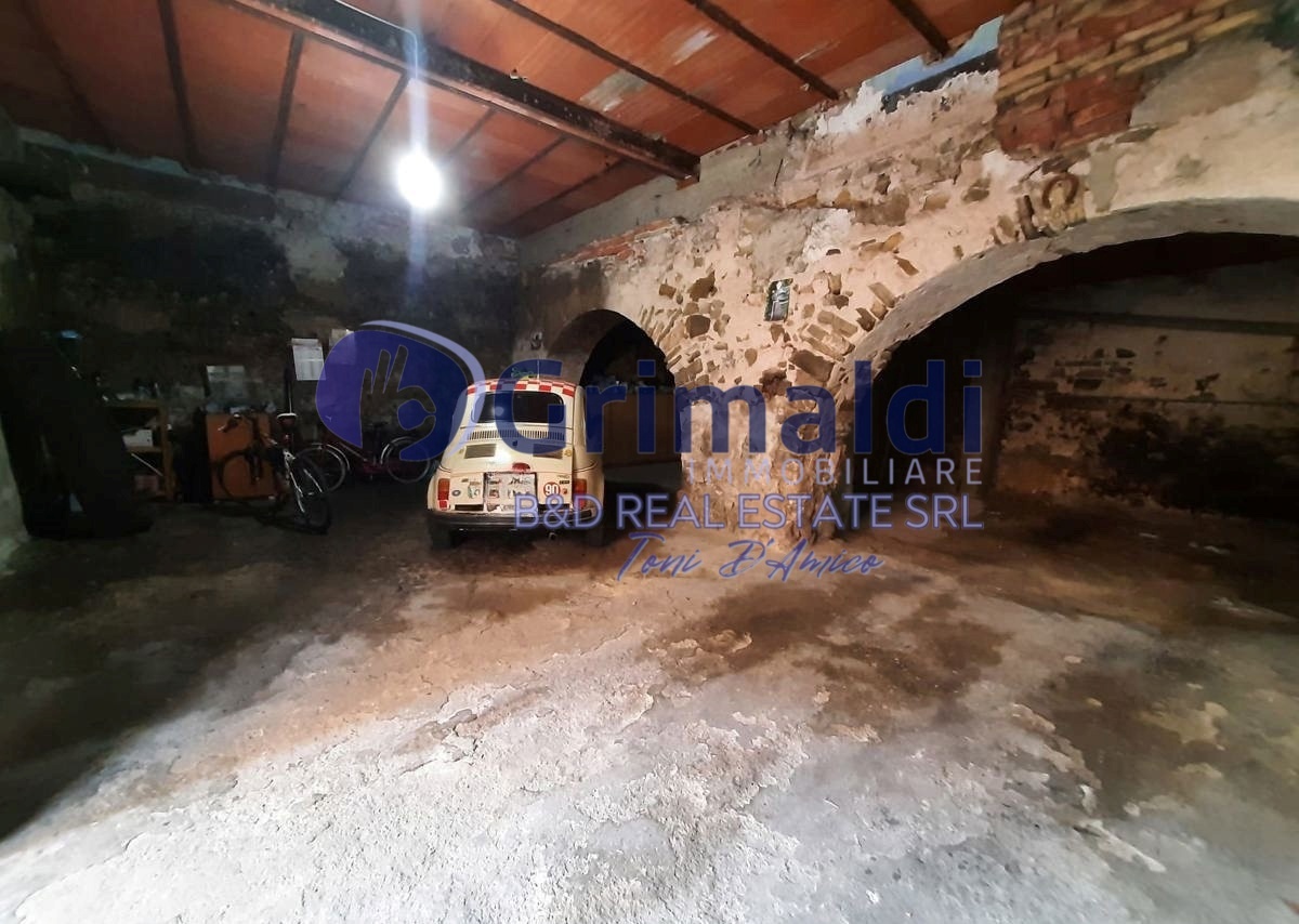 Casa indipendente da ristrutturare a Polizzi Generosa