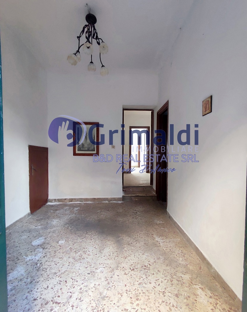 Quadrilocale da ristrutturare a Monreale