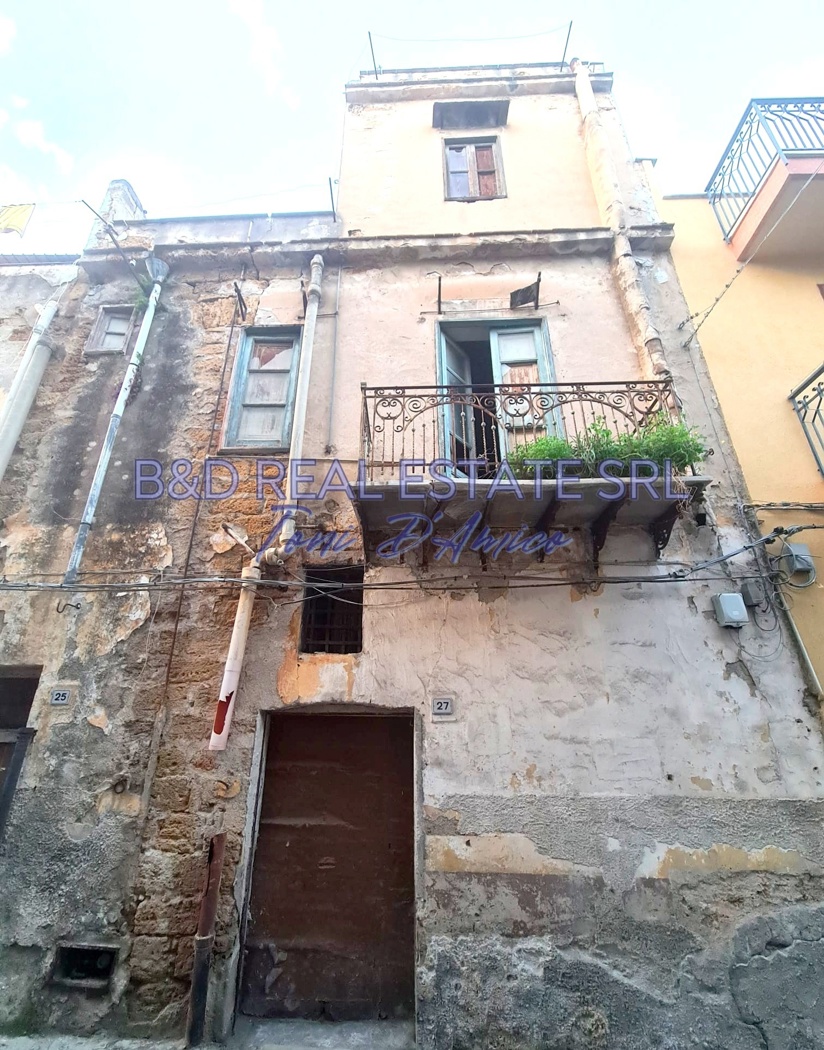 Casa indipendente da ristrutturare a Bagheria