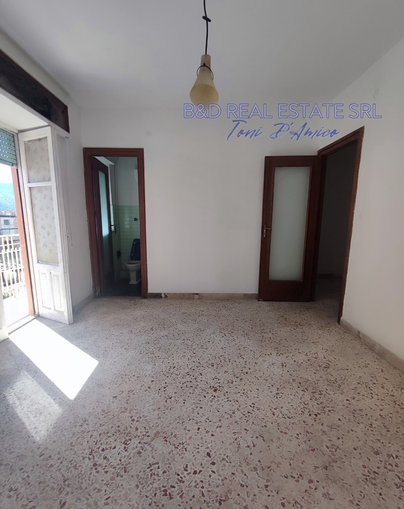 Quadrilocale da ristrutturare a Monreale