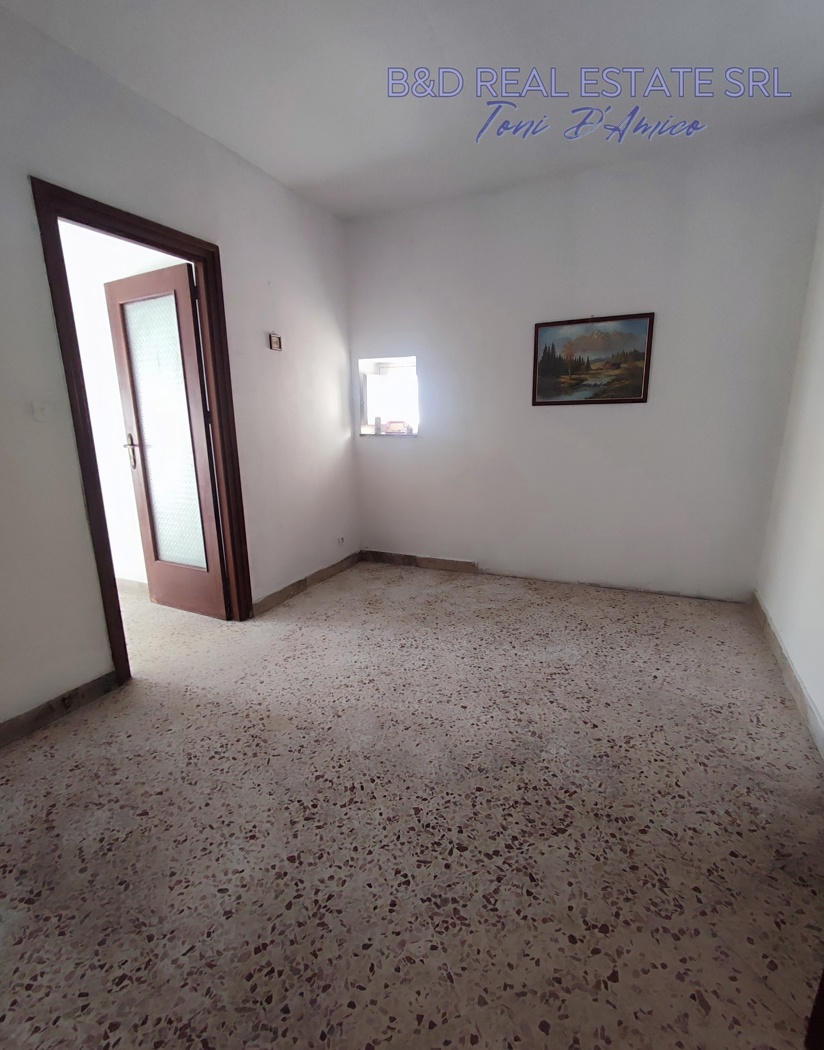 Quadrilocale da ristrutturare a Monreale