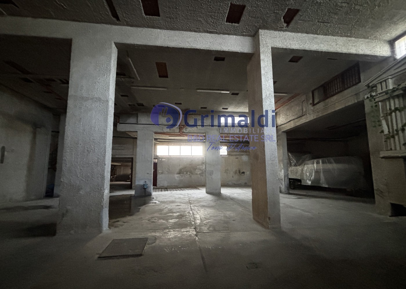 Magazzino in vendita a Casteldaccia
