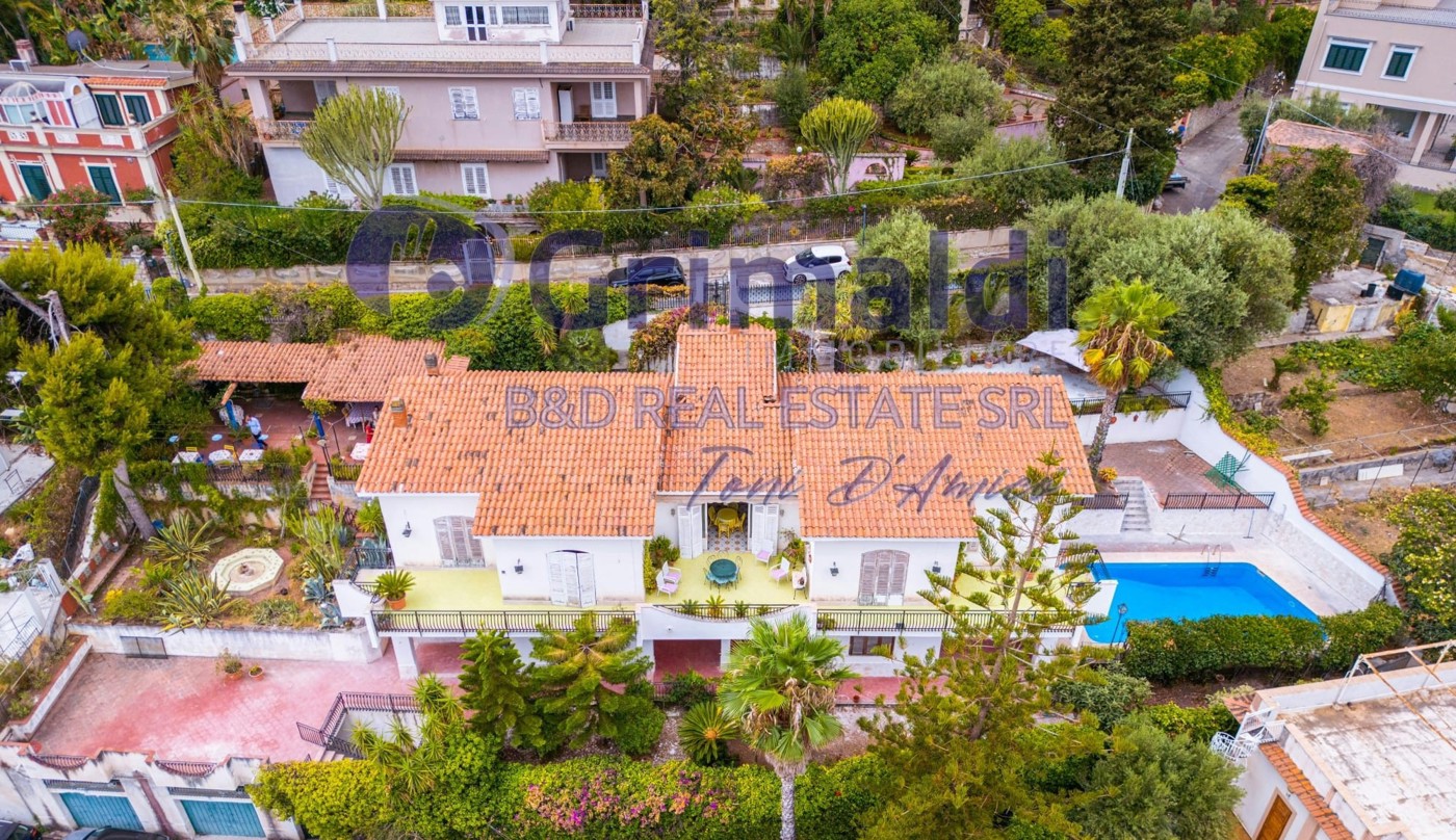 Villa con giardino a Casteldaccia