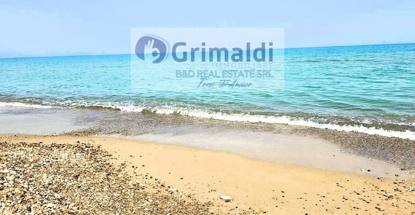 Villa Bifamiliare in affitto a Campofelice di Roccella
