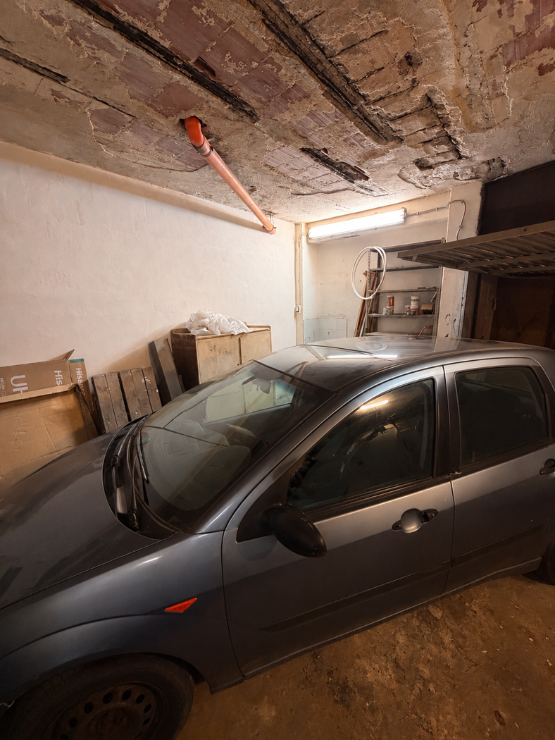 Box/Garage 35mq in vendita a Palermo