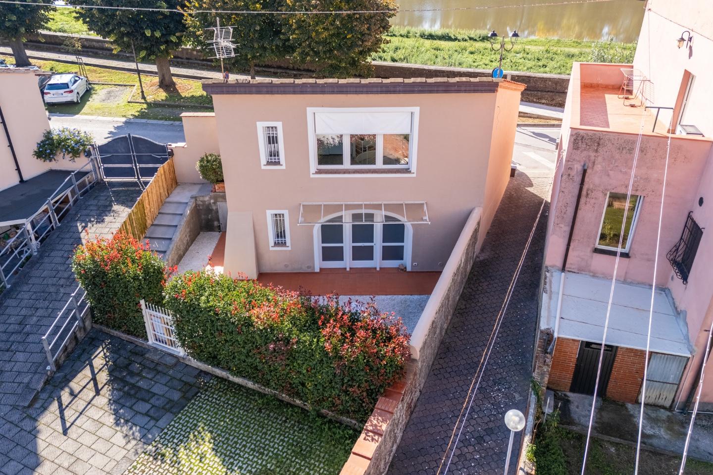 Casa indipendente con giardino a Calcinaia