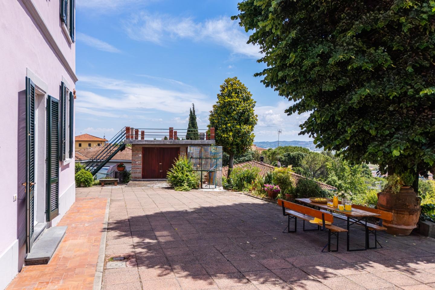 Villa con giardino a Santa Maria a Monte