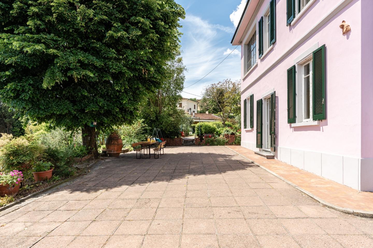 Villa con giardino a Santa Maria a Monte