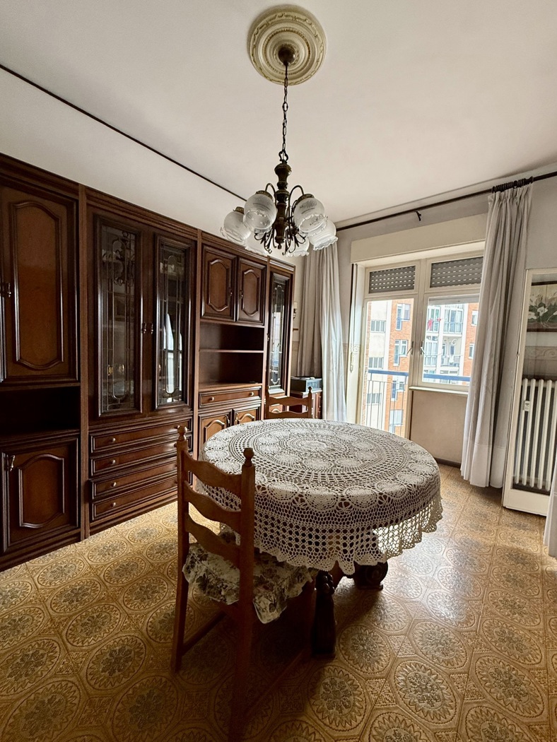 Trilocale da ristrutturare a Torino