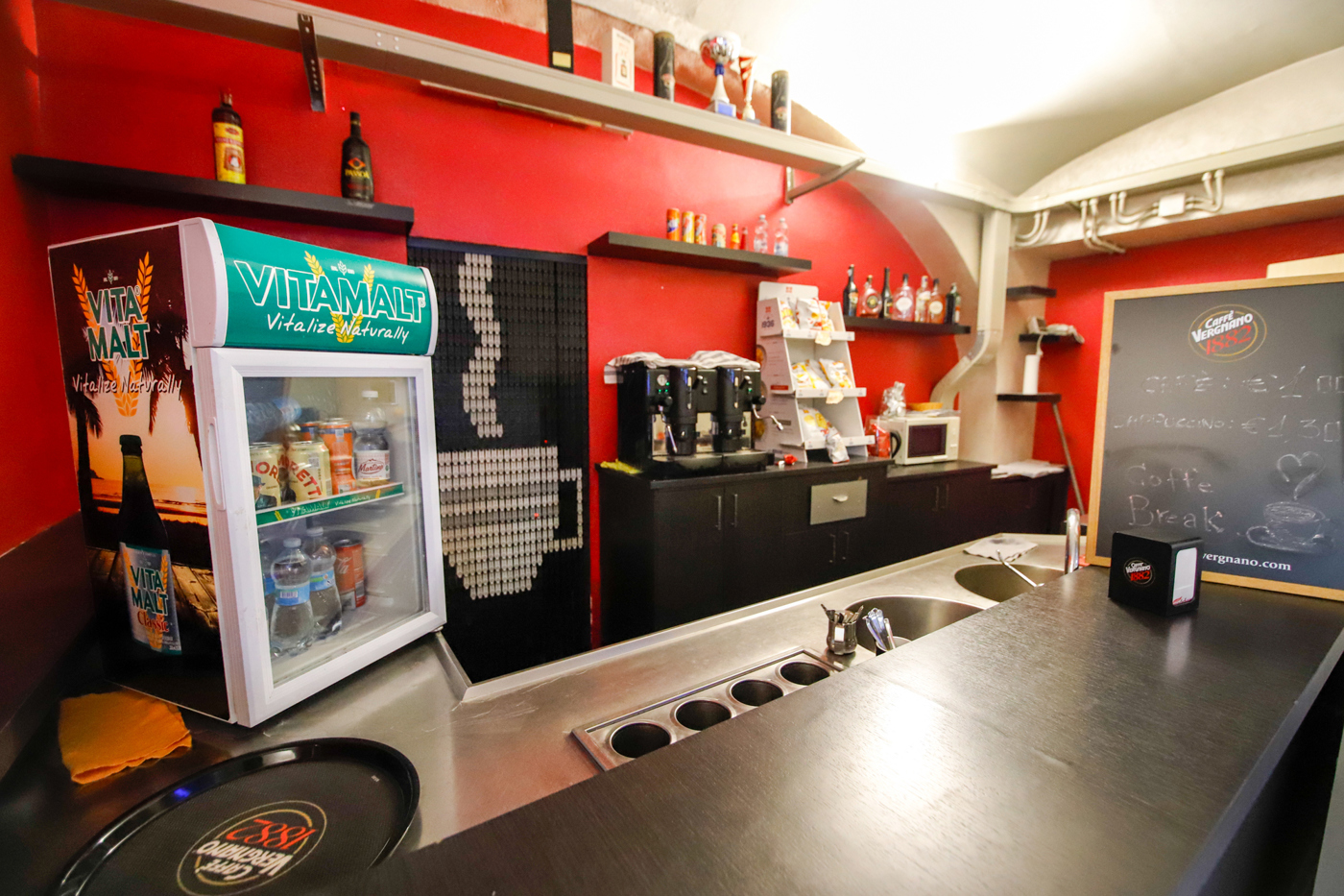 Stabile/Palazzo con box a Volpiano