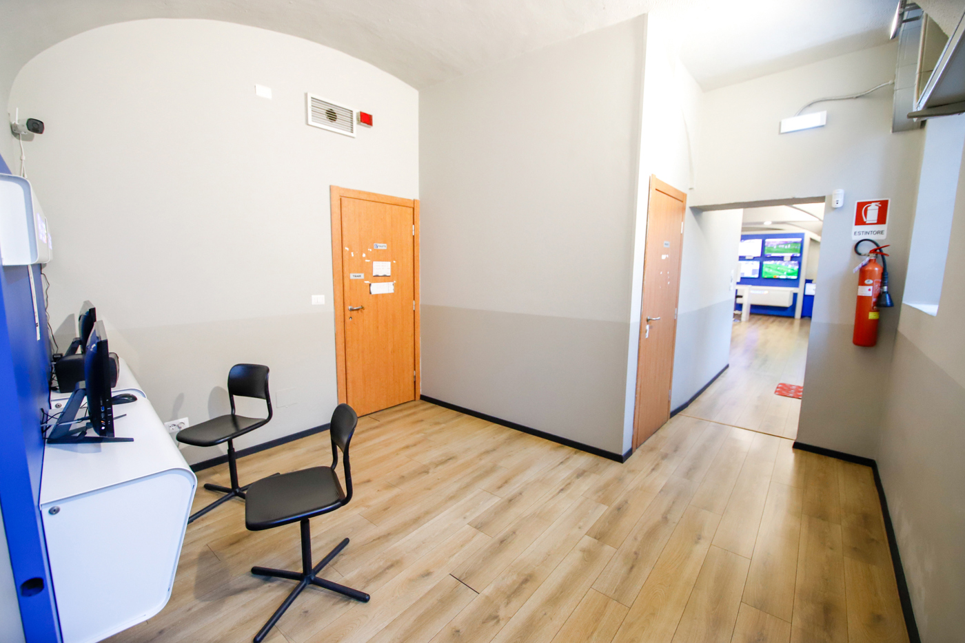 Stabile/Palazzo con box a Volpiano