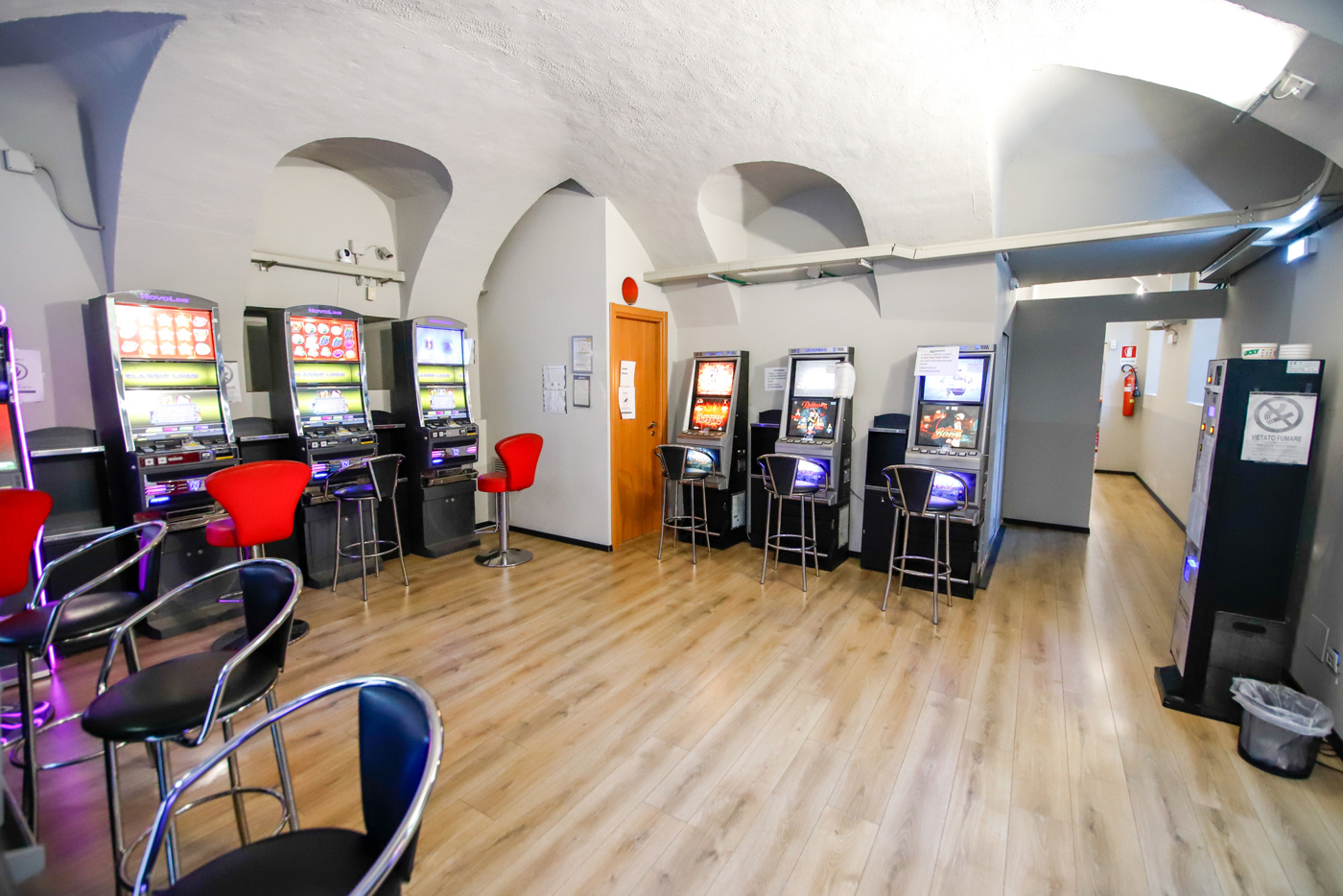 Stabile/Palazzo con box a Volpiano