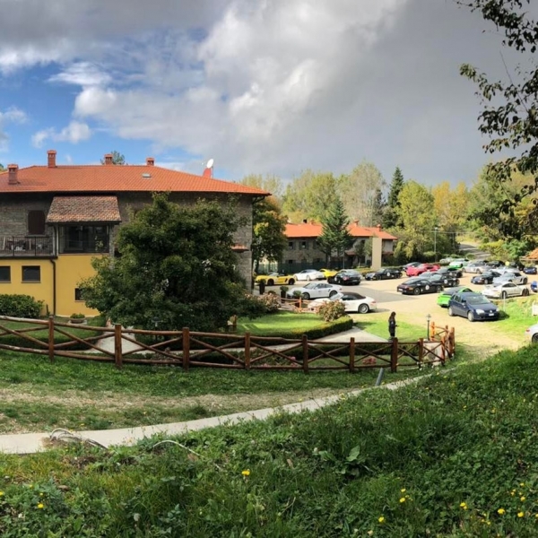 Locale commerciale con giardino a Castel San Niccol�