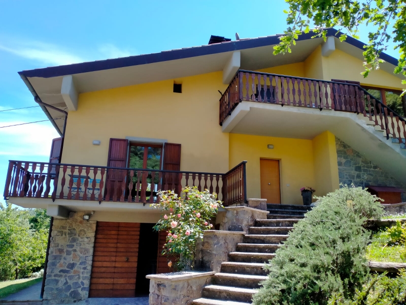 Villa arredata in affitto a Arezzo