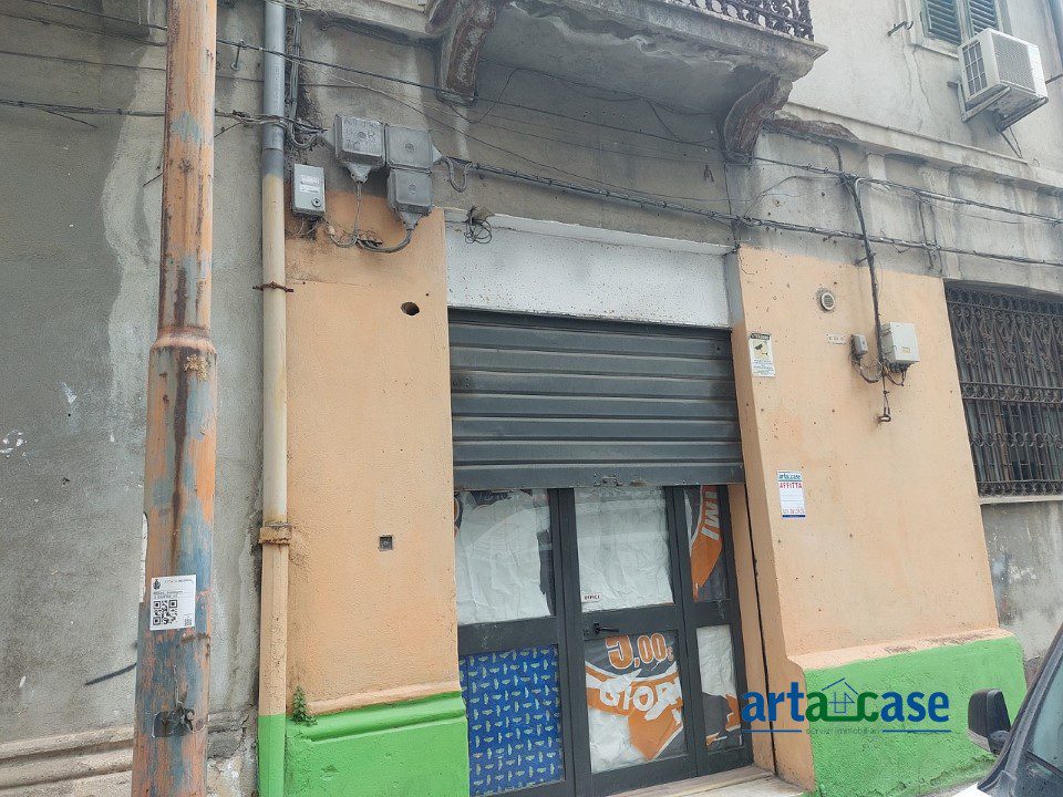 Locale commerciale in affitto a Messina