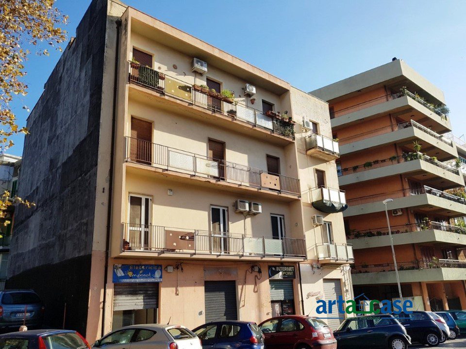 Locale commerciale in affitto a Messina
