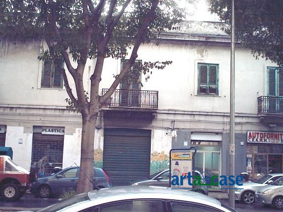 Locale commerciale in affitto a Messina