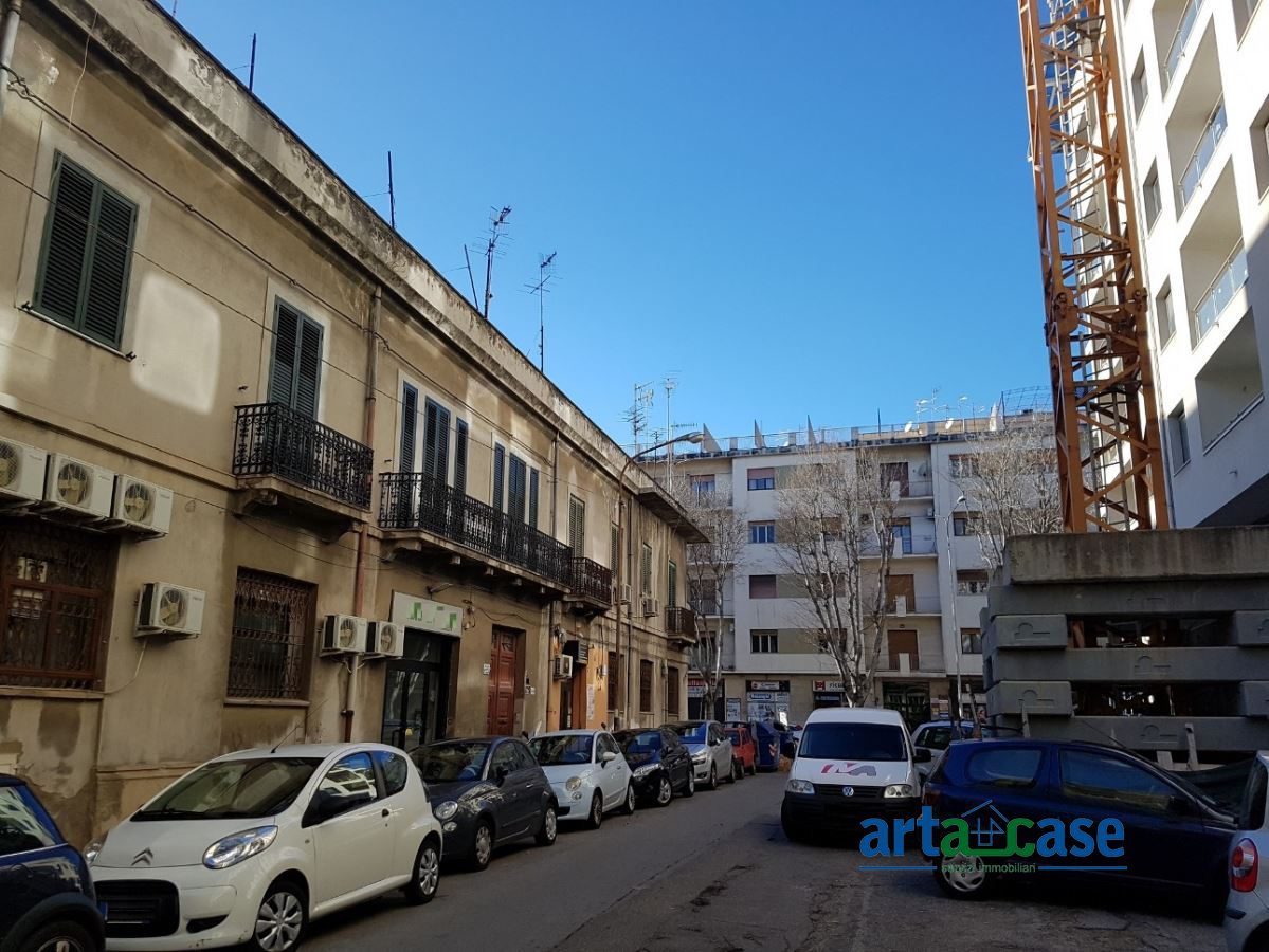Locale commerciale in affitto a Messina