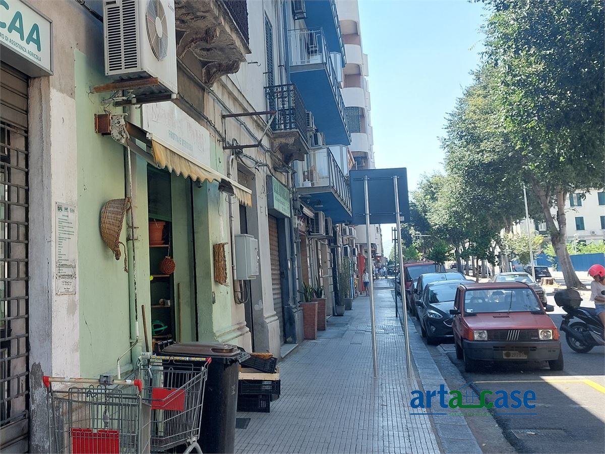 Locale commerciale in affitto a Messina