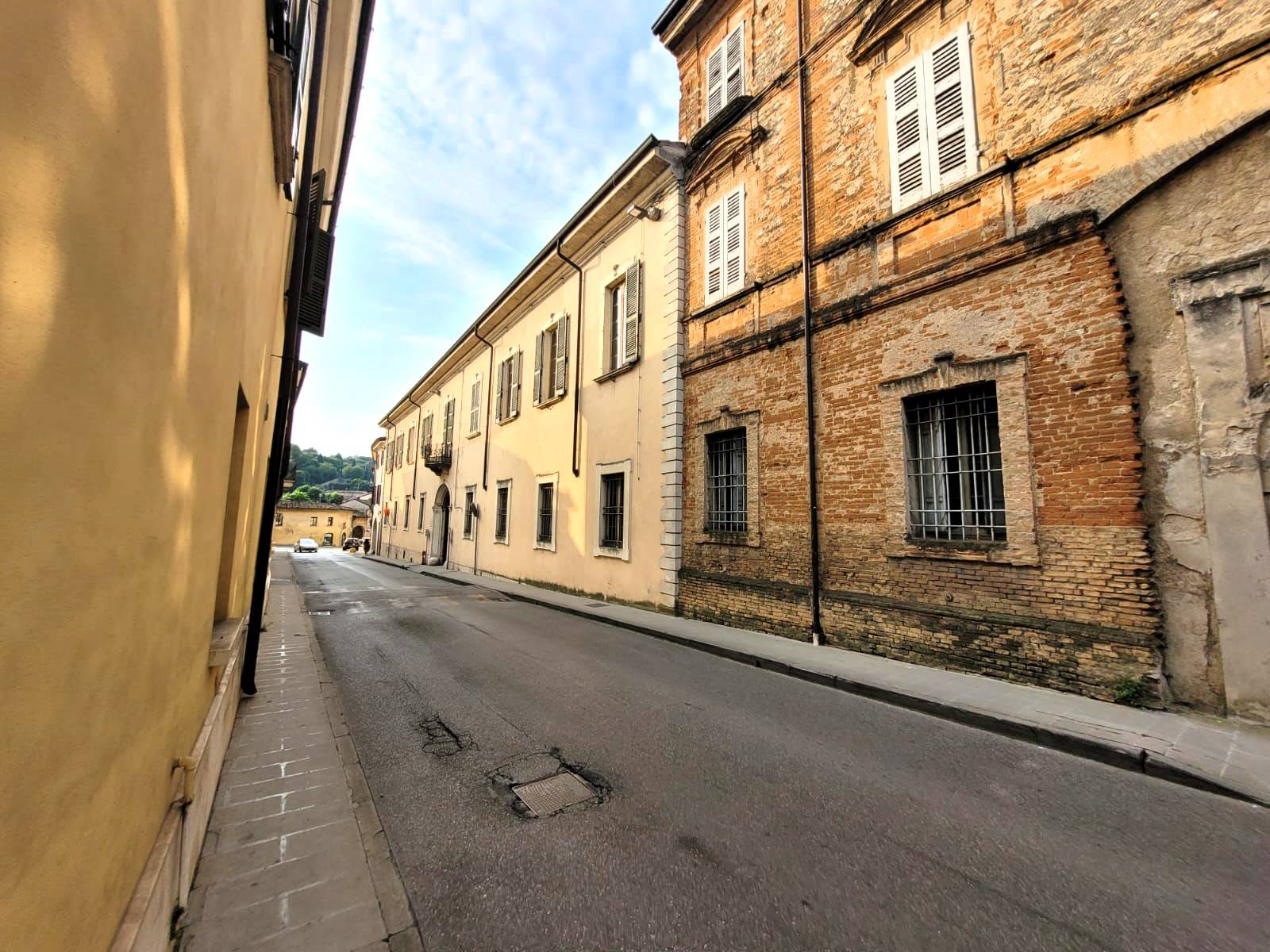Palazzo Storico in vendita a Castiglione delle Stiviere