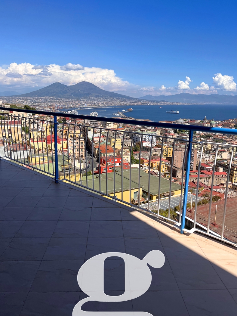 Appartamento in vendita a Napoli