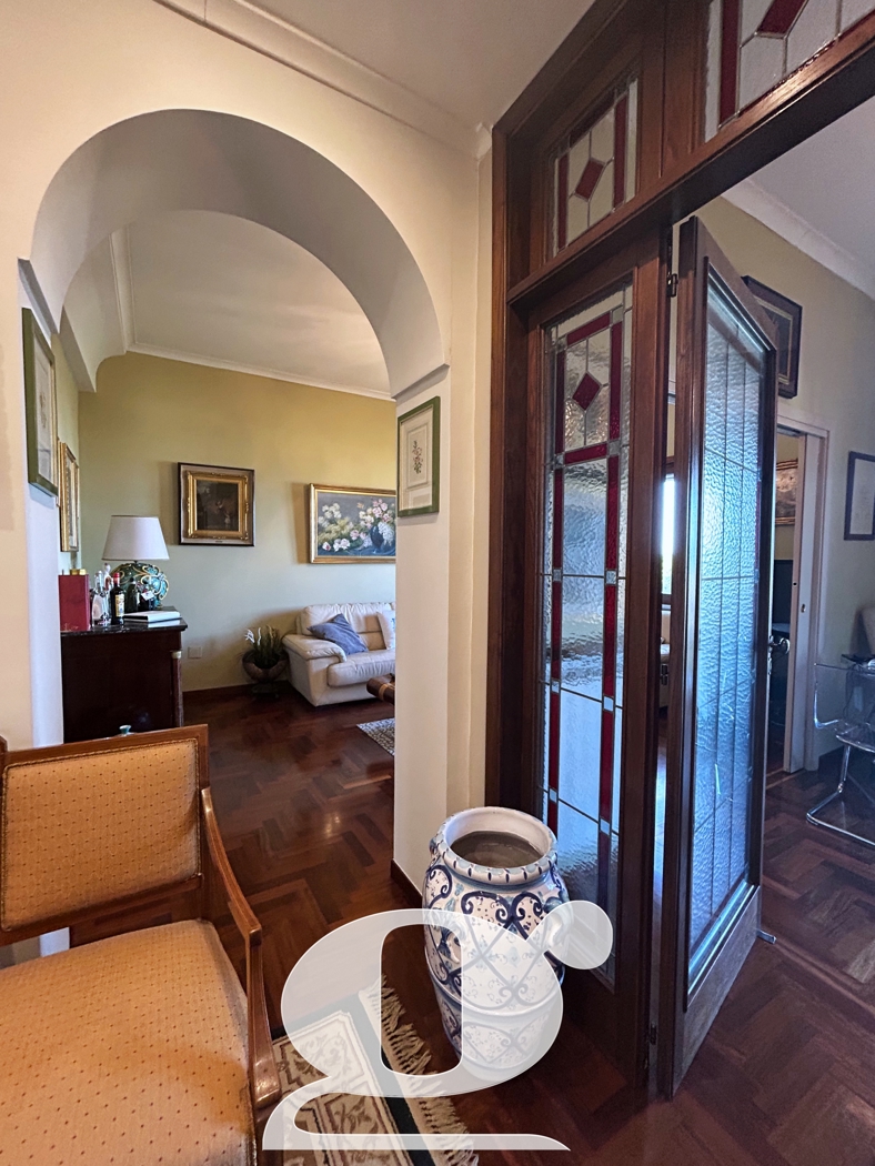 Quadrilocale ristrutturato a Napoli