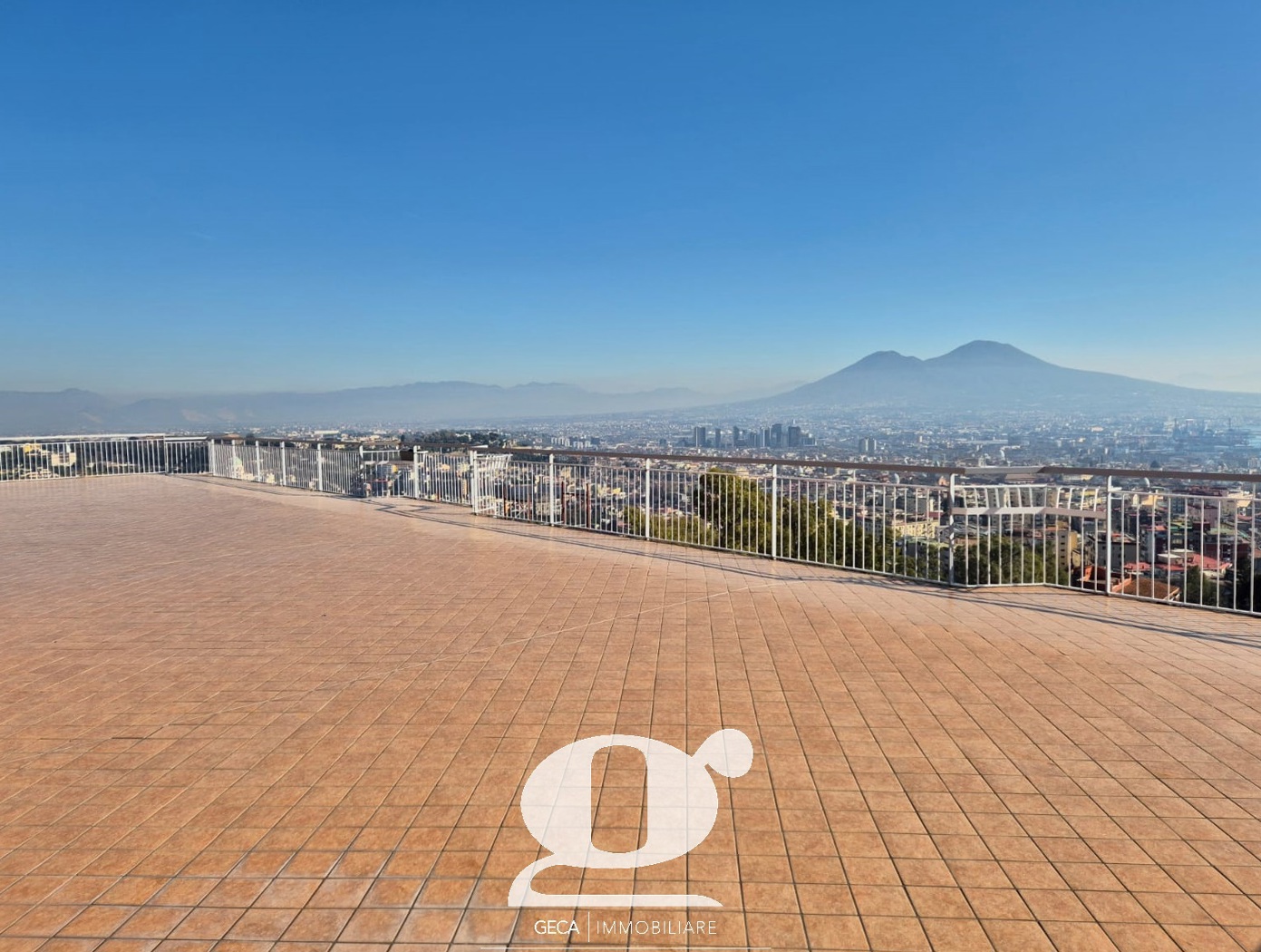 Quadrilocale in affitto a Napoli