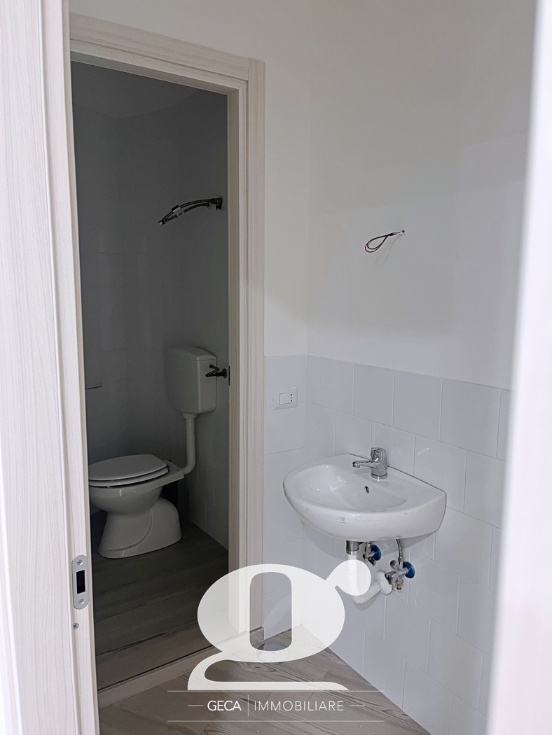 Negozio in affitto a Napoli