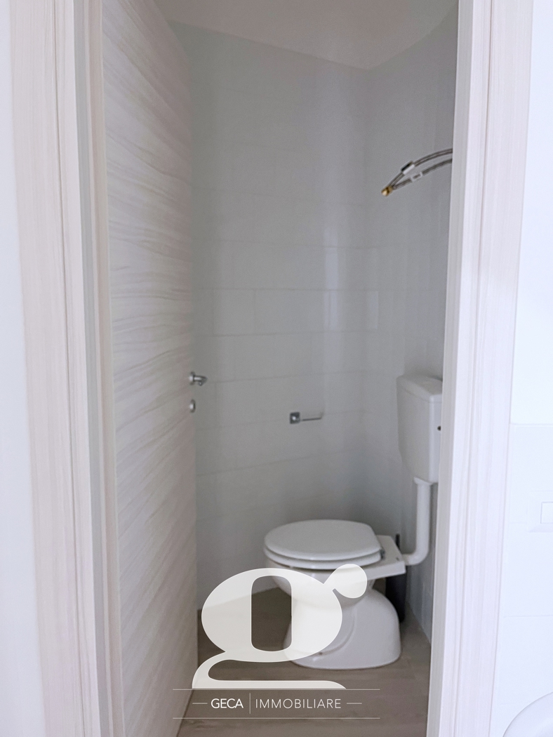 Negozio in affitto a Napoli