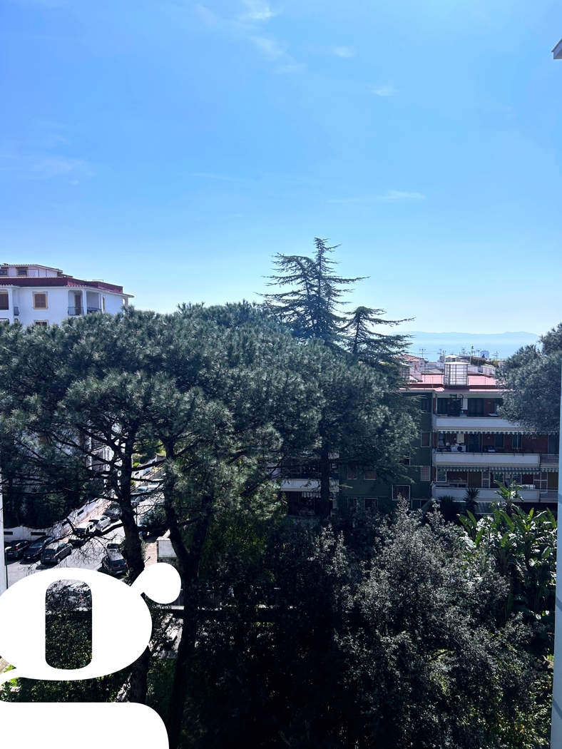 Appartamento in affitto a Napoli