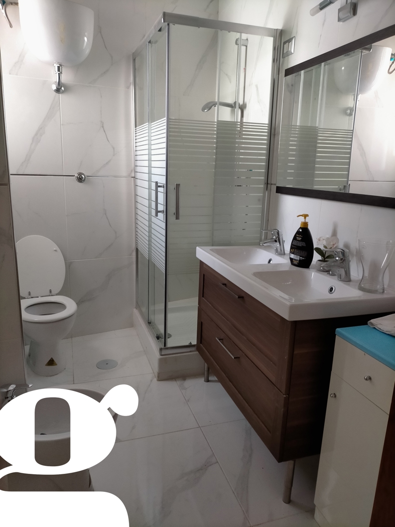 Quadrilocale arredato in affitto a Napoli