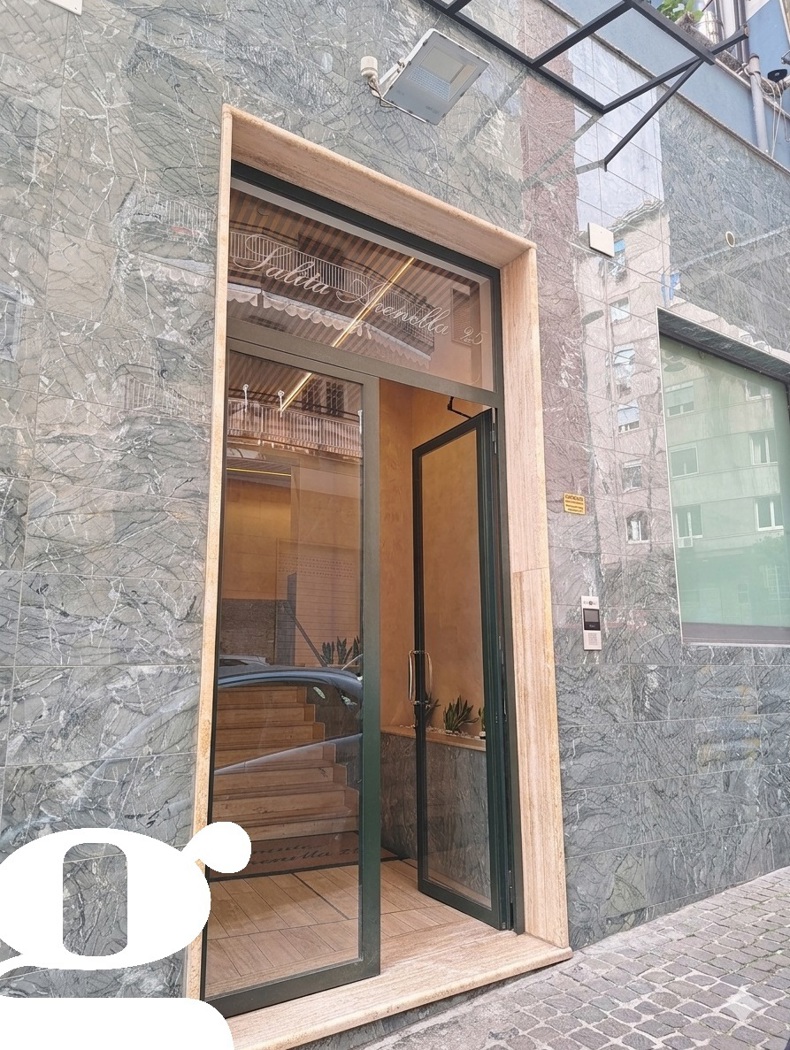 Quadrilocale arredato in affitto a Napoli