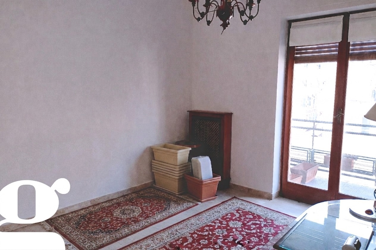 Quadrilocale arredato in affitto a Napoli