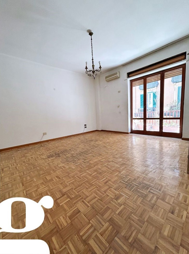 Quadrilocale da ristrutturare a Napoli