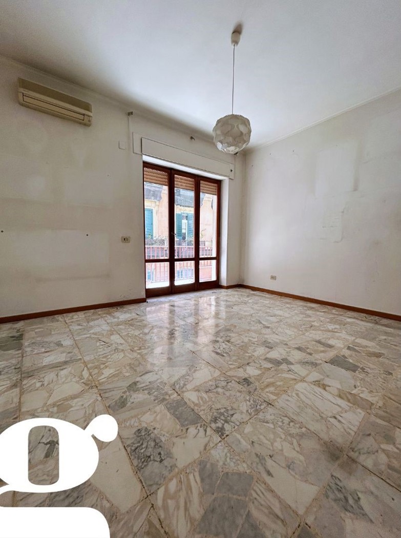 Quadrilocale da ristrutturare a Napoli