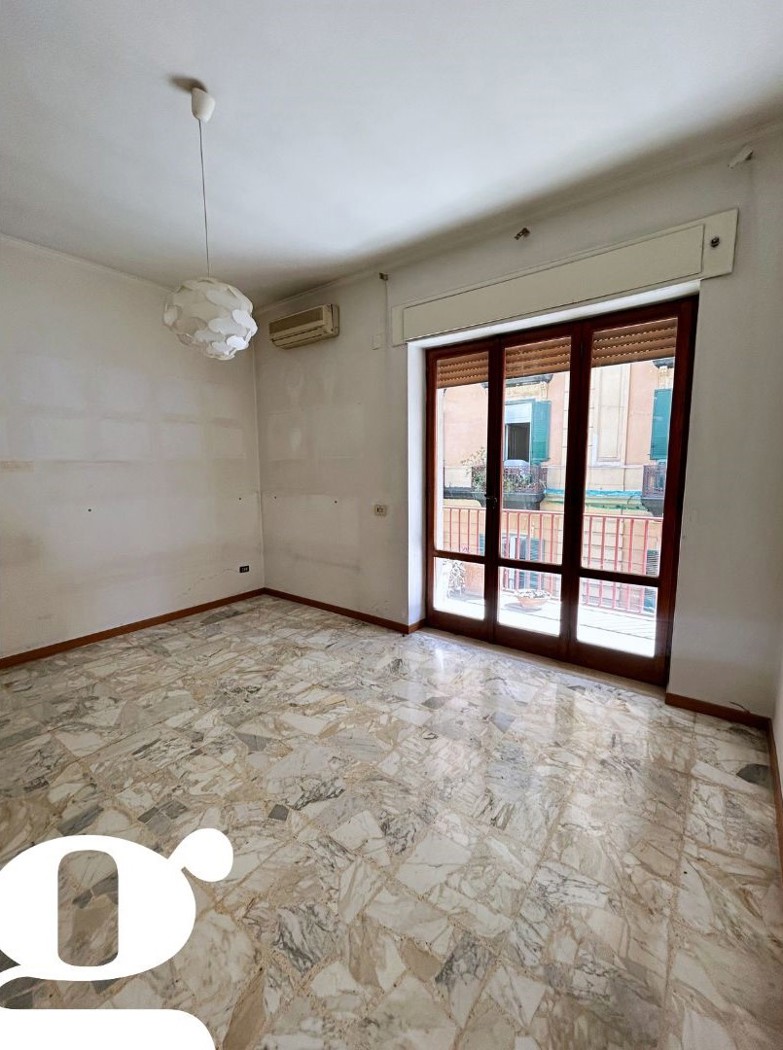 Quadrilocale da ristrutturare a Napoli