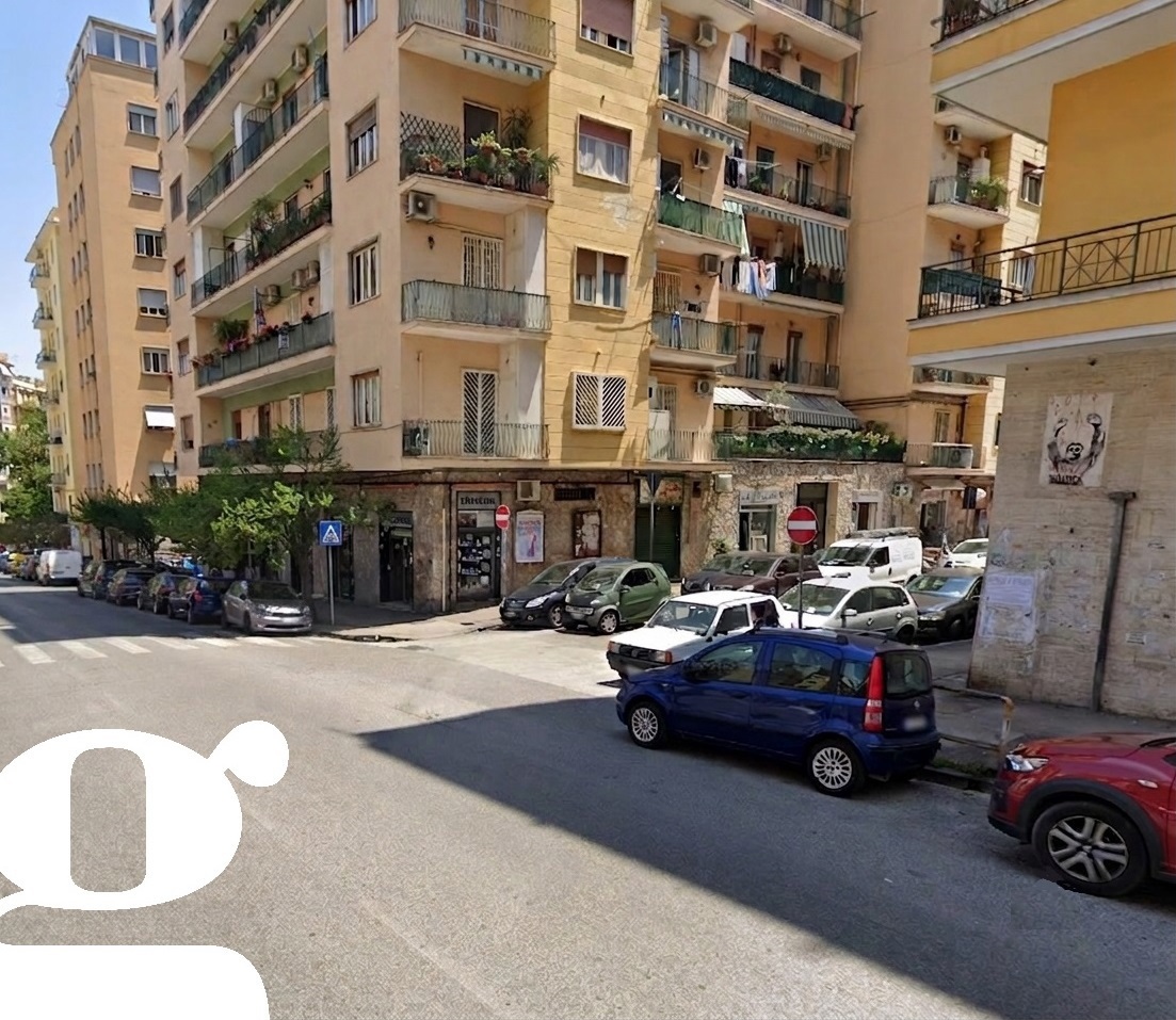 Negozio in affitto a Napoli