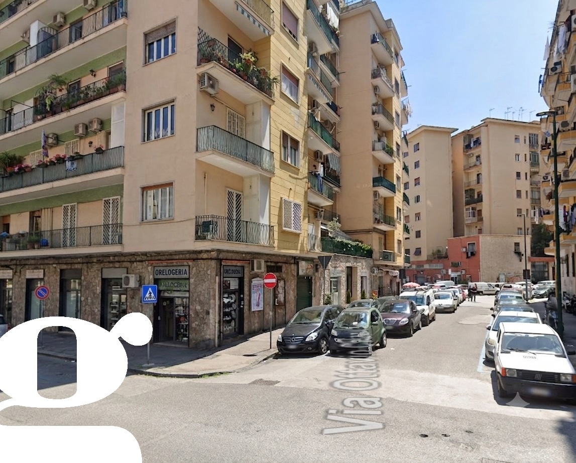 Negozio in affitto a Napoli